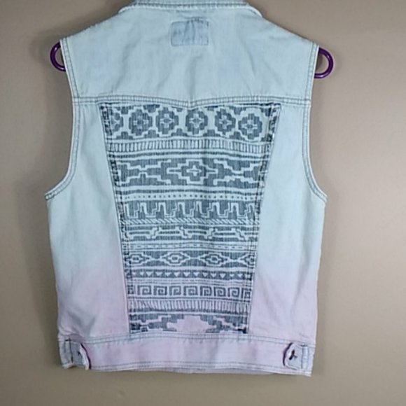 Lightly Distressed Ombre Lightwash Aztec Accent Cotton Jean Vest - Medium - Picture 3 of 9